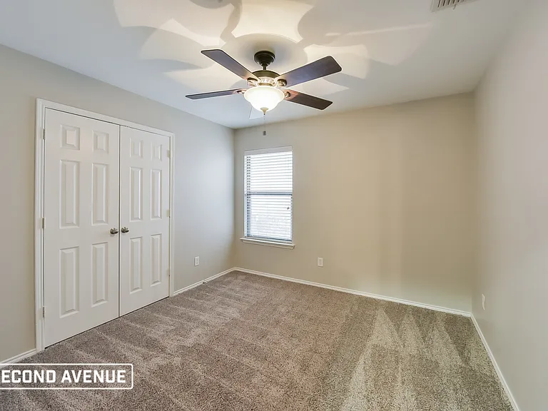 5828 Fathom Dr — Photo 15