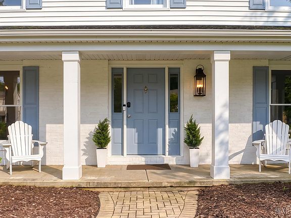 3rd image of 40W679 White Fence Way