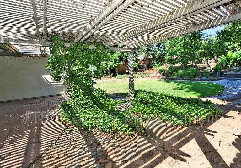 6830 Mellodora Dr — Photo 53