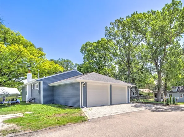 28069 N Lake Dr, Wauconda, IL 60084
