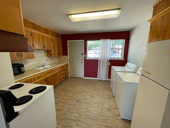 5th image of 1214 Dartmouth St