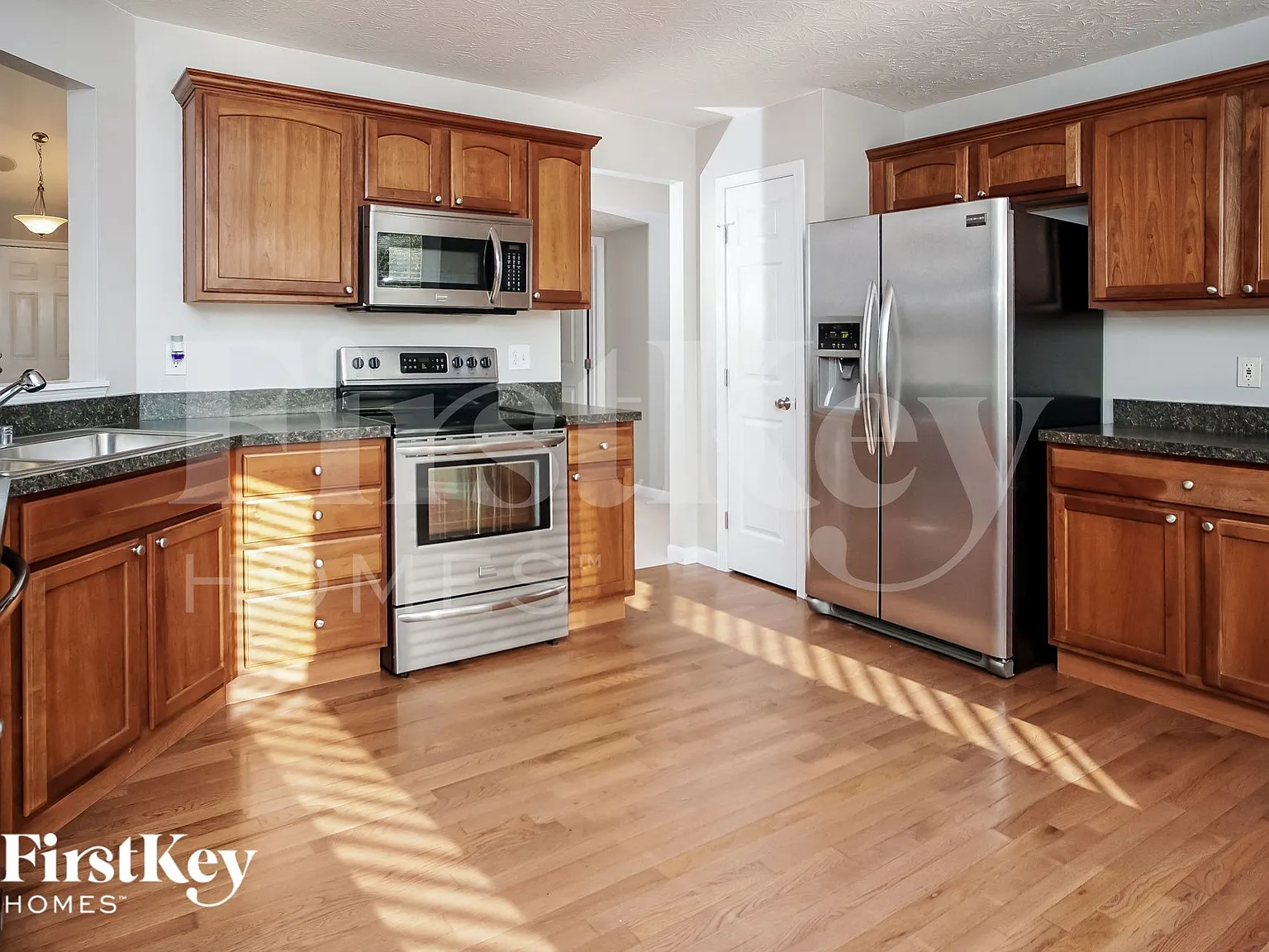 3 bed, 2.5 bath, 2156 sqft, $2,595 — Photo 4