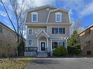 29 Collins Ave #202, Spring Valley, NY 10977