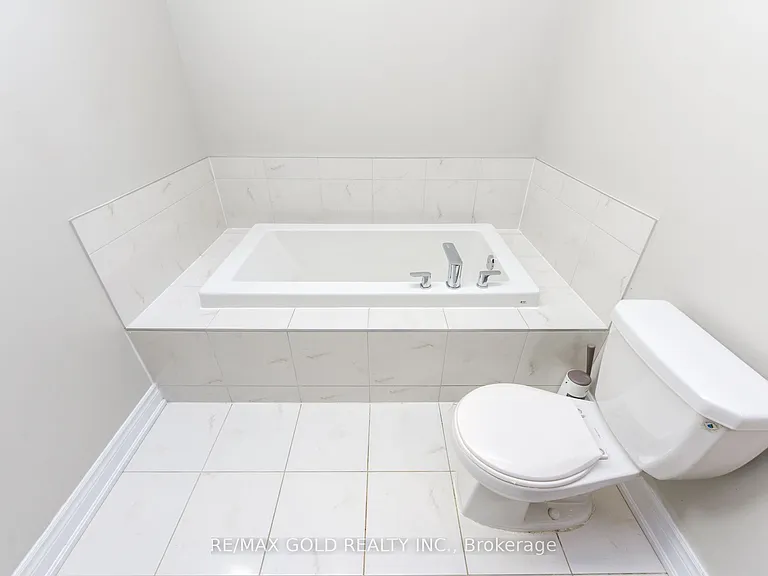 1270 McPhedran Point — Photo 31