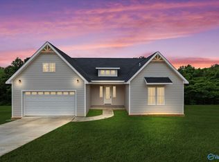 257 Tara Rd, Guntersville, AL 35976
