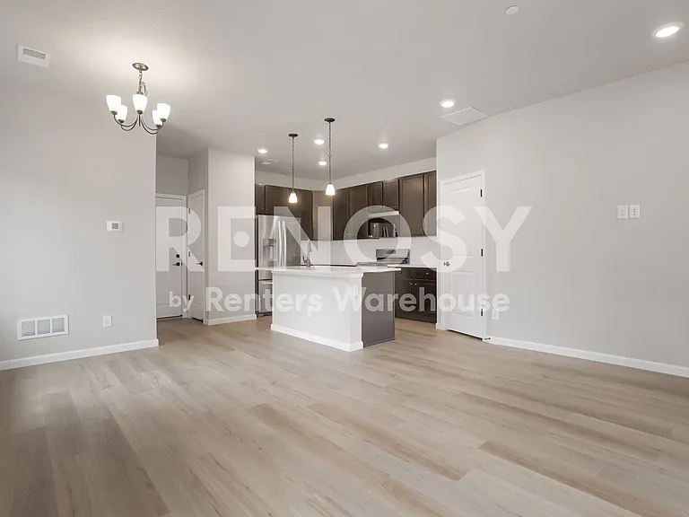 421 Millwall Cir — Photo 6