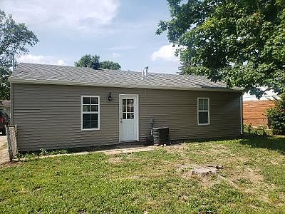 3rd image of 118 Delcourt Dr