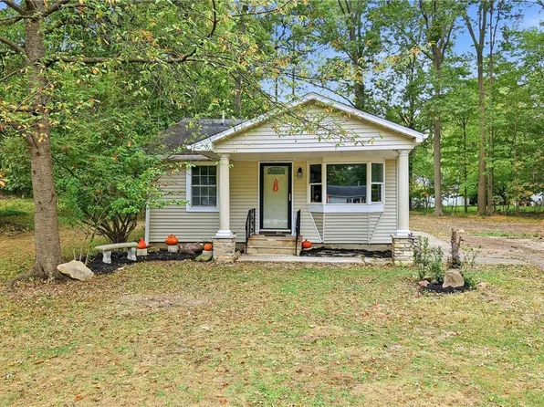 1613 Lillian Rd, Stow, OH 44224