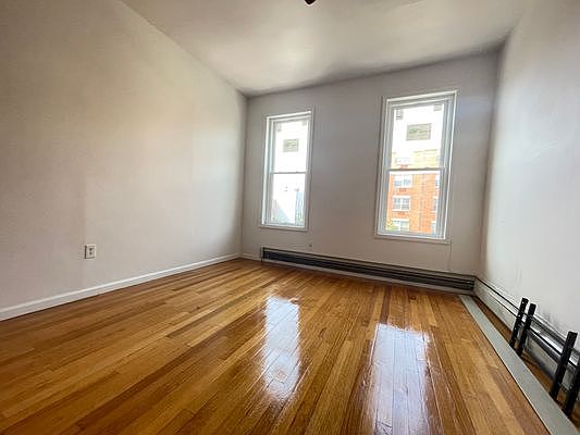 2nd image of 67 Wilson Ave #3LL