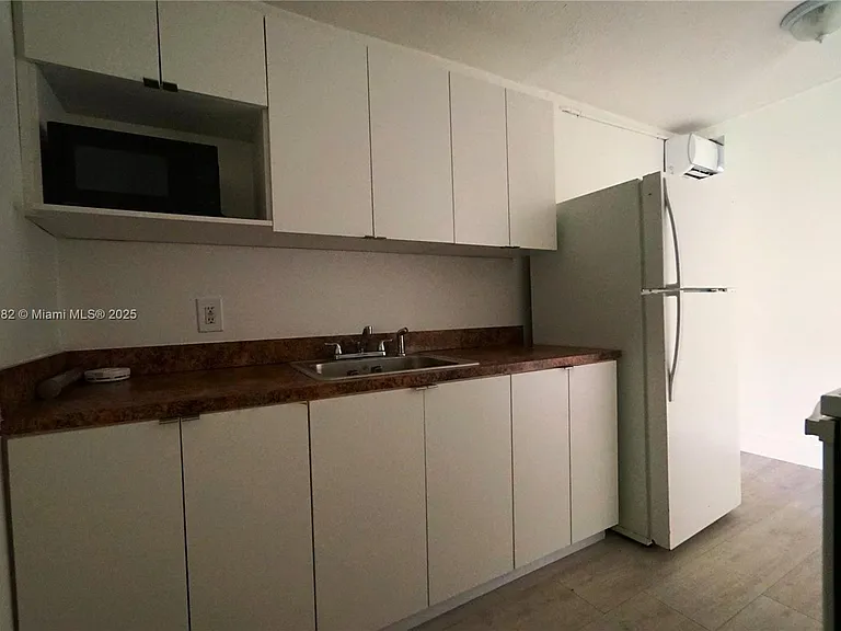 584 NW 65th St #3 — Photo 6