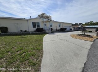 8421 Dickens Ave, Brooksville, FL 34613