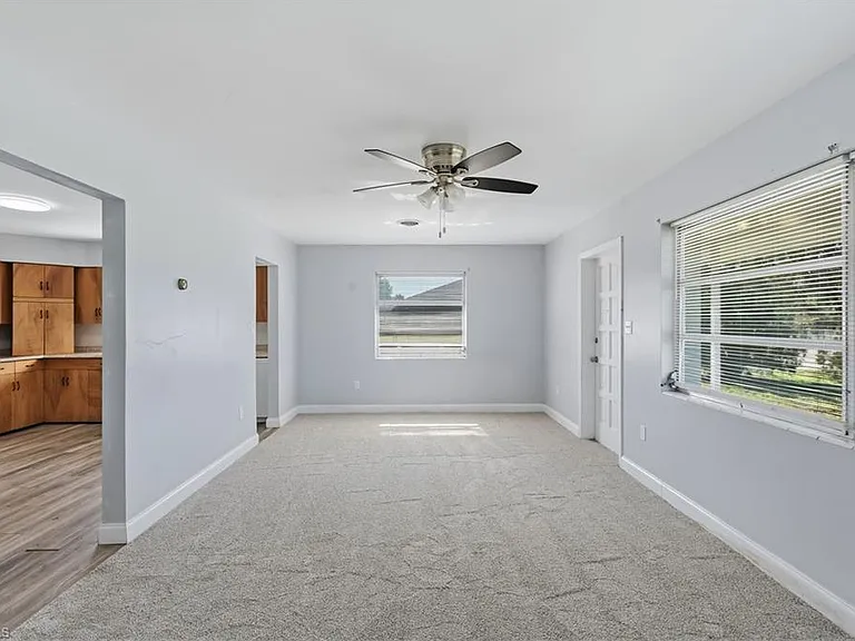 4220 Deleon St — Photo 9