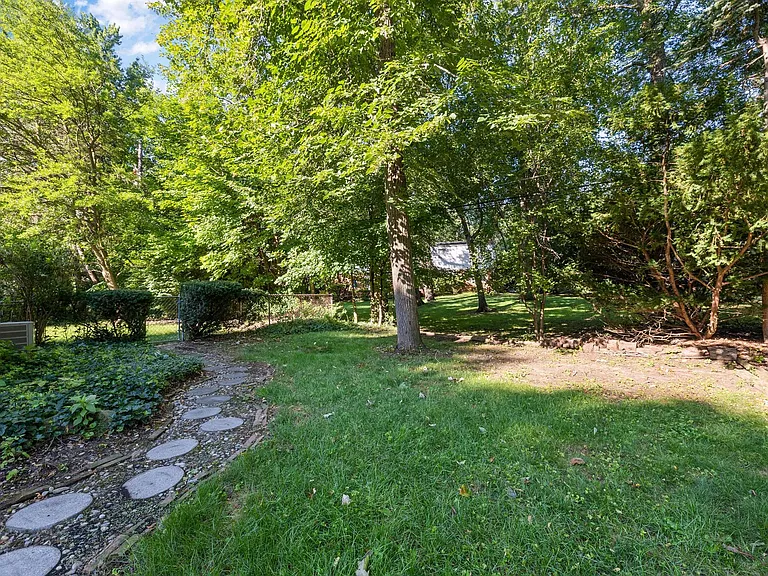 966 Woodlea St — Photo 21