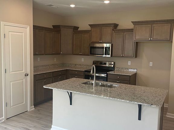 4th image of 7718 Parkridge Dr