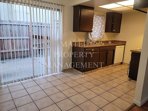 3rd image of 702 E Yorkshire Dr #1-4