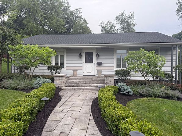 130 Meadow Ln