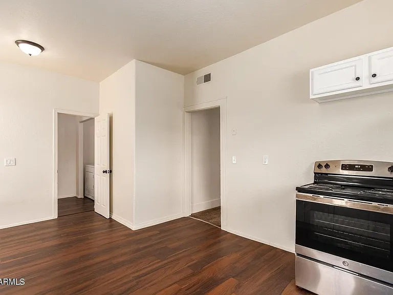 3430 E Cambridge Ave — Photo 6