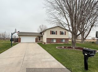 4720 Tara Ct, Grand Island, NE 68801