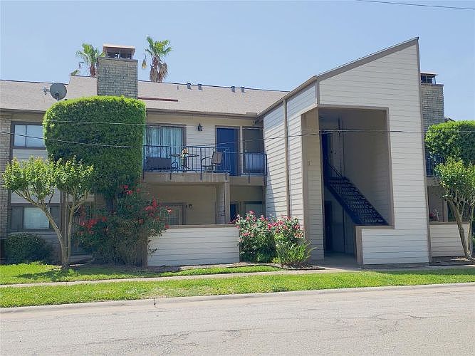 1st image of 7074 N Holiday Dr
