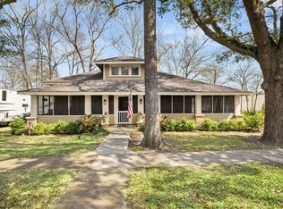 103 S 7th St, Leesville, LA 71446