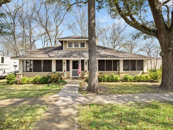 103 S 7th St, Leesville, LA 71446