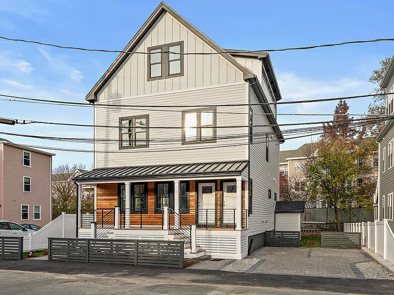 21 Woodbine St #21 — Photo 1