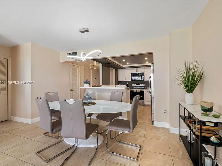 18061 Biscayne Blvd #303 — Photo 11