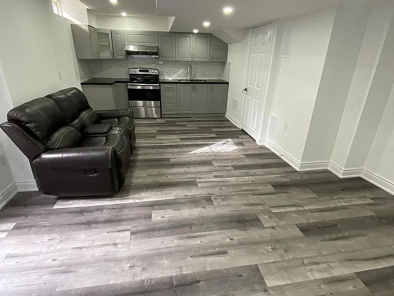 83 Commodore Dr #1 — Photo 2