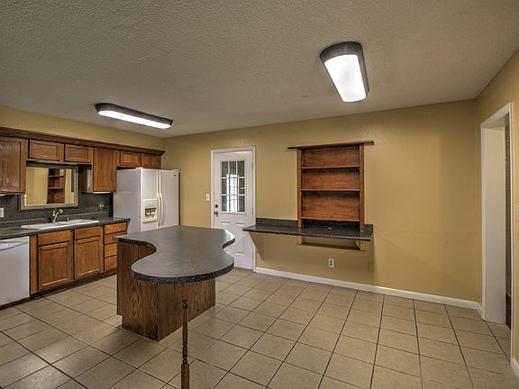 5th image of 1305 W Doris St