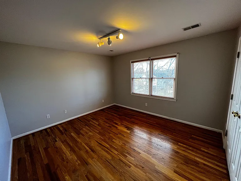 1100 Stowbridge Ln — Photo 33