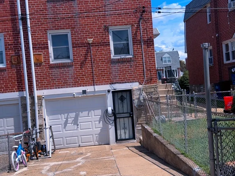 1026 Loney St — Photo 13