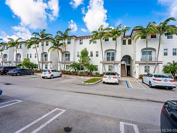 4th image of 8930 NW 97th Ave APT 206