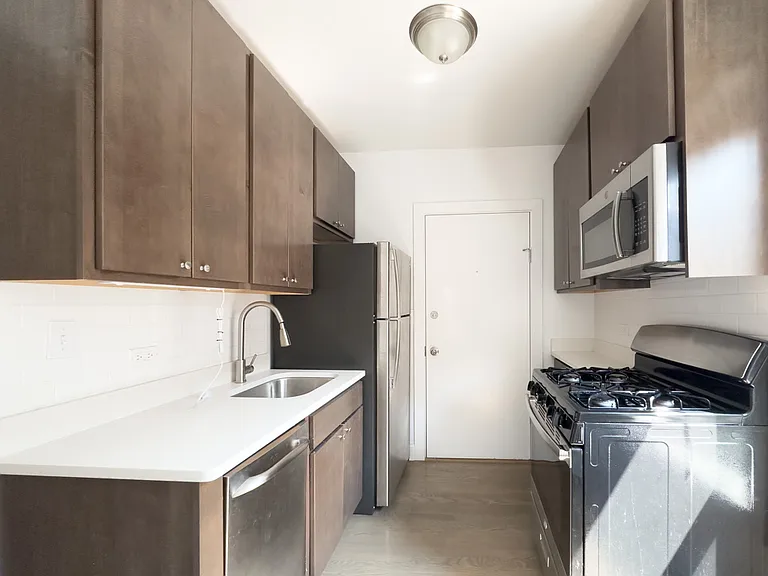 2641 N Spaulding Ave #W4 — Photo 4