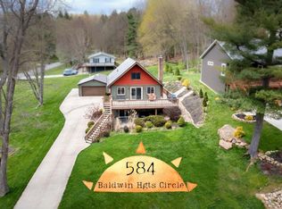 584 Baldwin Heights Cir, Howard, OH 43028