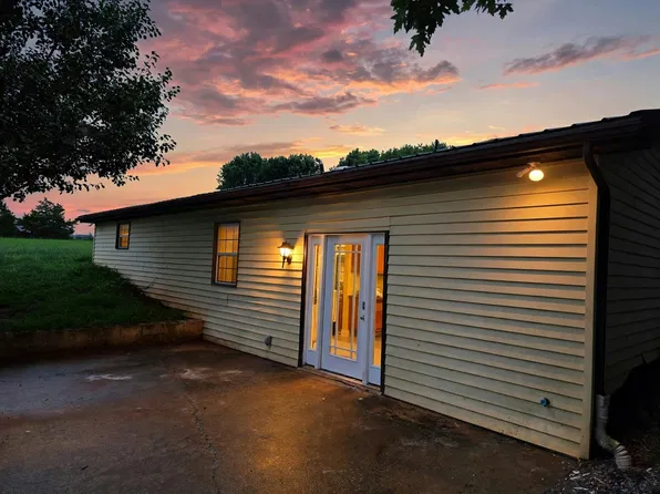 3990 Seven Springs Rd, Cookeville, TN 38506