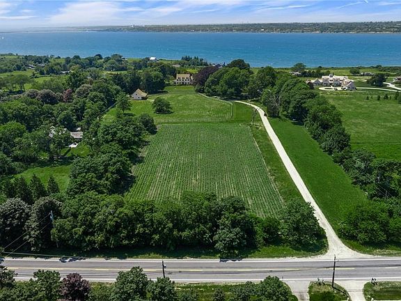 4th image of 6 Bay Farm Ln