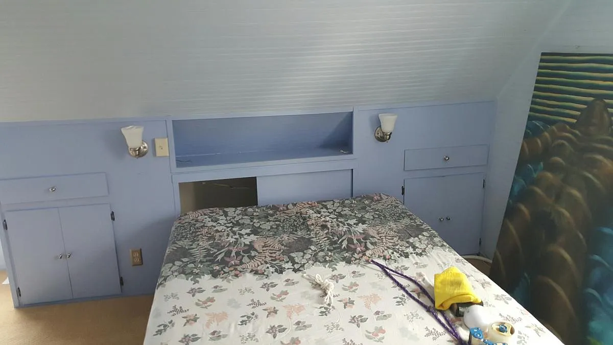 Queen Size bed with built inn head board Left and right side