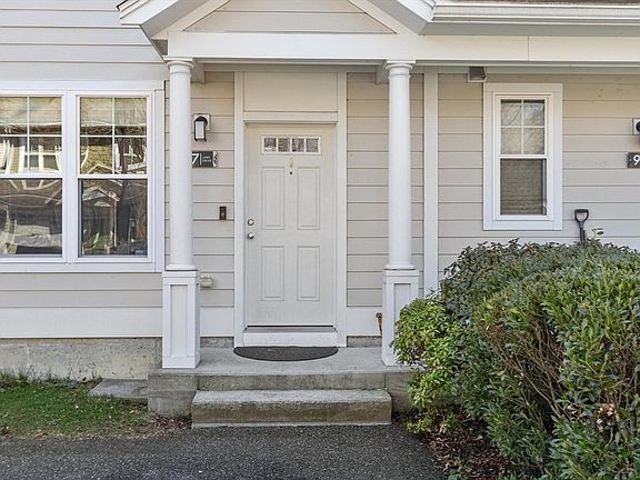 5th image of 7 Lark Dr #202