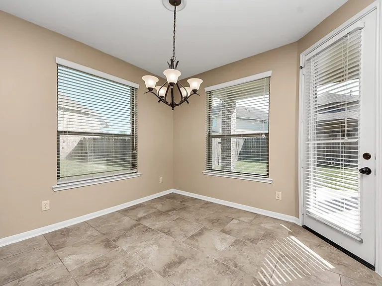 9427 Sapphire Bay Ln — Photo 20