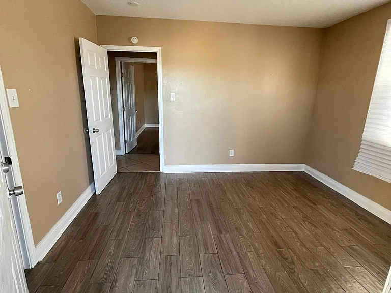 3726 Saint Bernard Ave — Photo 2