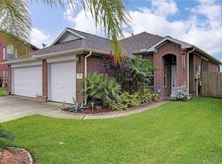 203 Hawks View Dr, La Marque, TX 77568