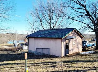58 N Ridge Rd, Pleasanton, KS 66075