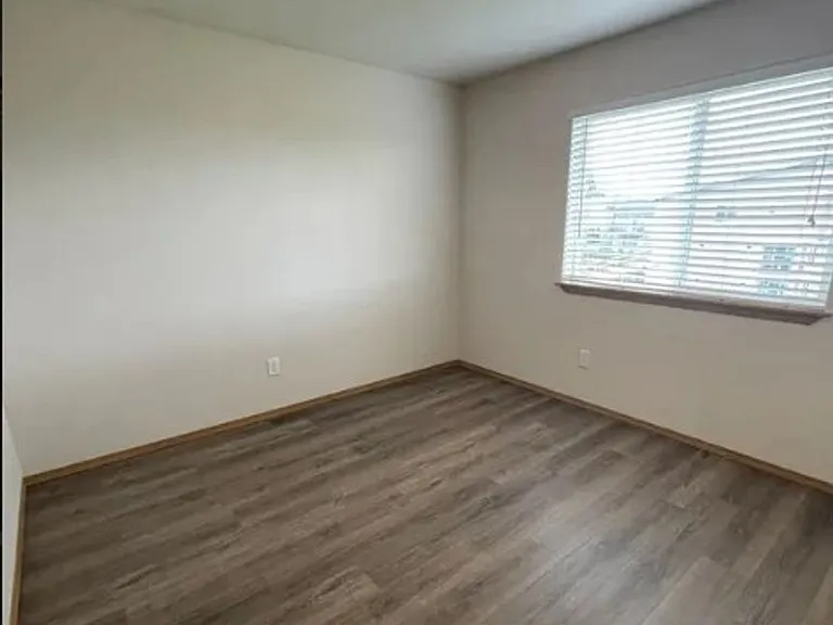 5756 Legoe Ave — Photo 12