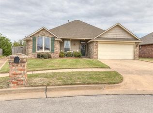 10521 NW 49th St, Yukon, OK 73099