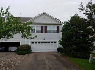 729 Cobblestone Way, Shakopee, MN 55379