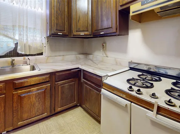 192-16 39th Avenue #1, Flushing, NY 11358
