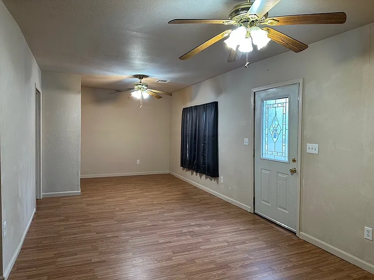 1517 N Jackson St — Photo 17