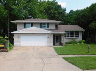 3712 Florida Dr, Rockford, IL