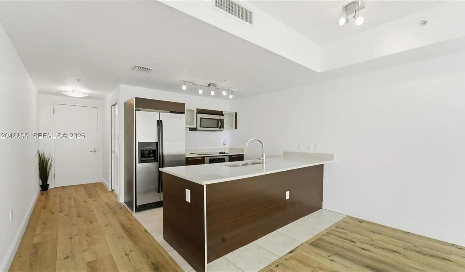 1 bed, 1.5 bath, 830 sqft, $3,000 — Photo 1