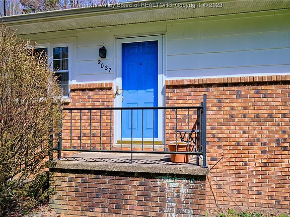 4th image of 2027 La Siesta Ln
